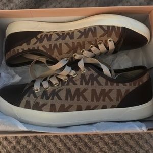 MK shoes